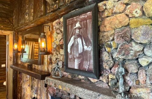 Duck Creek Village Casa | The John Wayne Cabin At Angel Valley Ranch
