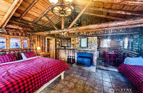 Duck Creek Village Casa | The John Wayne Cabin At Angel Valley Ranch