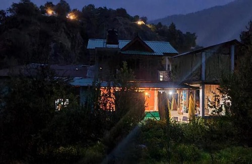 Old Manali Cama Y Desayuno | The Joint Cafe & Homestay India
