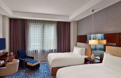 Downtown Dallas Hotel | The Joule Dallas – Deluxe Double Bed Room with Contemporary Comfort