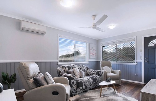 Clontarf Casa | THE JUNE-ROSE: A PRIVATE HOUSE WITH POOL AND SPA!