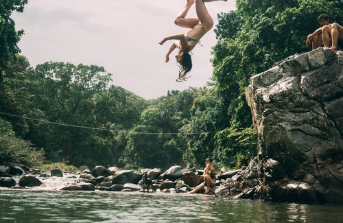 Cerro Azul Alquiler De RV | The Jungle Lodge at Kalu Yala