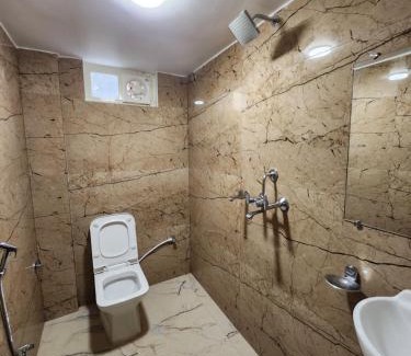 Varanasi Hotel | The Kashi Elegance 2 Mins Walk to Kal Bhairav Temple