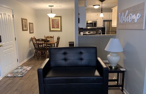 Shawnee Condominio | The KC Retreat: A quiet place to be