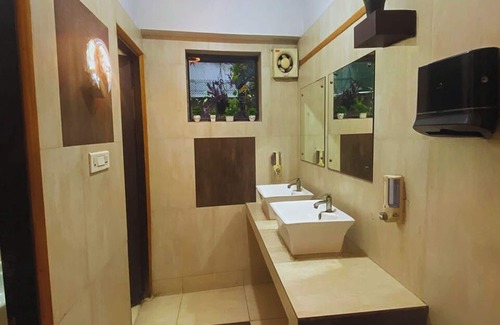 Salt Lake Hotel | The Kei Inn & Suites Hotel near Salt Lake