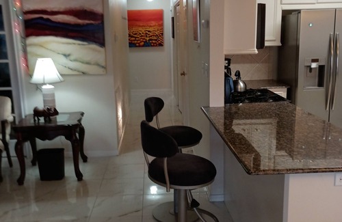 Clear Lake Shores Casa | The Kemah house is on the Bay side of 146, ½ mile up Kipp Ave to the Boardwalk