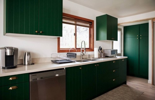 Kernville Casa | The Kern River House: Lookout House Private Riverfront Access Fireplaces Dog OK