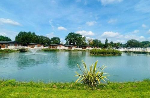 Allerthorpe Casa | The Kestrel Lodge with Hot tub