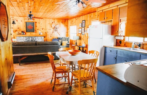 Tobermory Cabaña | The Kickback 3 Bedroom Cottage with Private Beach Tobermory
