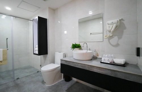 Huai Khwang Hotel | The Kinn