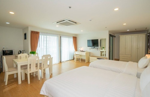 Huai Khwang Hotel | The Kinn