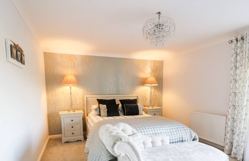 Eaglesham Cabaña | THE KIRKLANDS COTTAGE, with a garden in Eaglesham, Glasgow