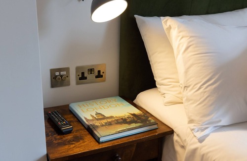 Notting Hill Hotel | THE KNIGHT OF NOTTINGHILL