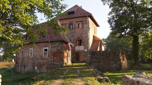 Szprotawa Cama Y Desayuno | The knight's castle Zamek Rycerski B&B