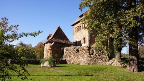 Szprotawa Cama Y Desayuno | The knight's castle Zamek Rycerski B&B