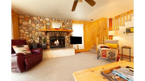 Red River Casa | The Knotty Pine