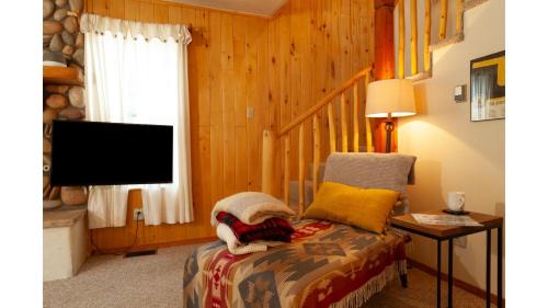 Red River Casa | The Knotty Pine