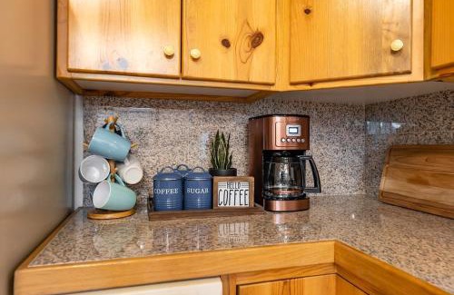 Shaver Lake Casa | The Knotty Sparrow Prime Spot Smores Nights