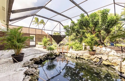 Boynton Beach Casa | The Koi House