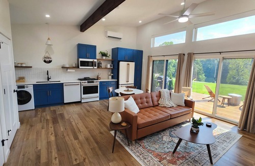 Rockbridge Villa | The Koselig - Lux Villa with Sauna & Hot tub / NEW