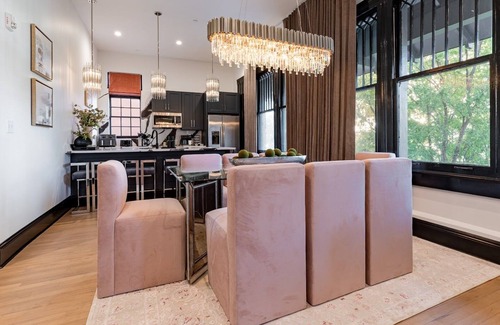 Arts/Warehouse District Hotel | The Krewe 5BR - The Little Lagniappe on St. Charles