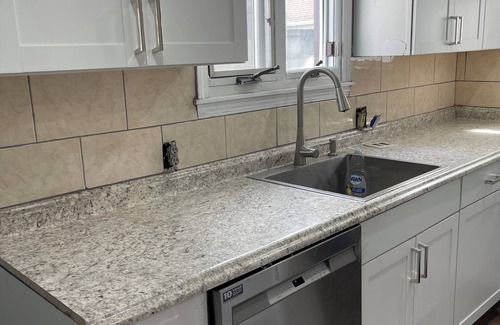 Downtown Buffalo Casa | The L's Luxury 4 -Spacious 4-bedroom house with AC, fitness room in WEST Buffalo