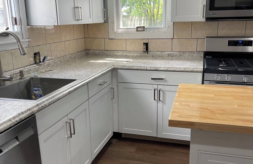 Downtown Buffalo Casa | The L's Luxury 4 -Spacious 4-bedroom house with AC, fitness room in WEST Buffalo