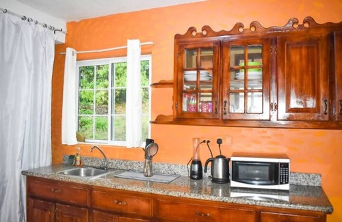 Bamboo Cama Y Desayuno | The L - St. Ann, Jamaica 5-Bedroom /Event Space