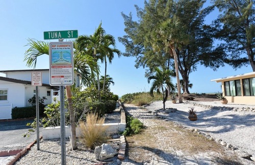 Anna Maria Casa | The Lady Fish 3 Bedroom Home by RedAwning