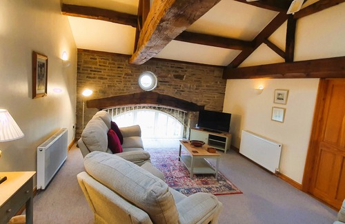 Honley Casa | The Laithe is a barn conversion in a rural location - 10 mins from Town Centre