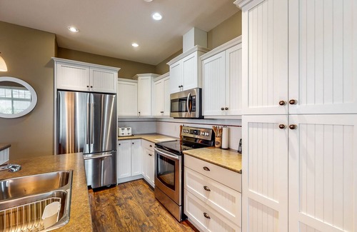 Okanagan-Similkameen Cabaña | The Lake Cottage - a relaxing desert getaway!