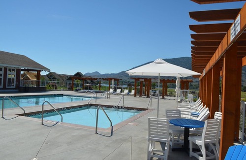 Okanagan-Similkameen Cabaña | The Lake Cottage - a relaxing desert getaway!