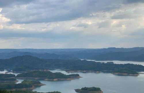 Dak Glong Hotel | The Lake Hill Farm Tà Đùng