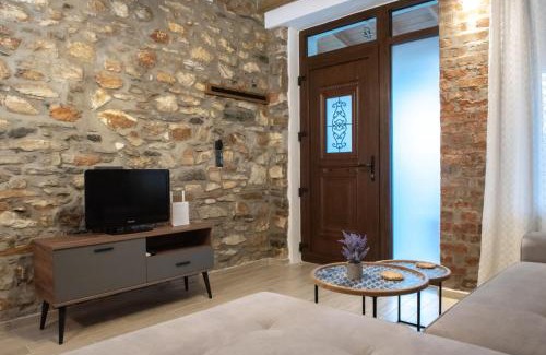 Kanalia Casa | The Lake House Angeliki