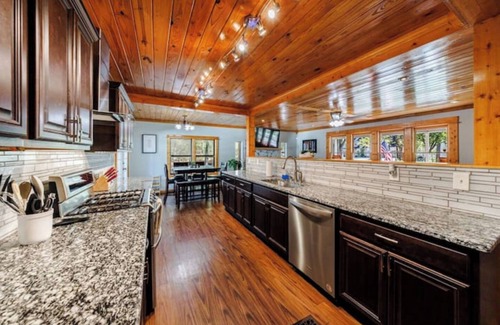 Woodstock Casa | The Lake House on Victoria