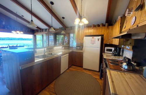 Maple City Cabaña | The Lake House - South Cub Cottage