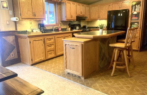 Lake Mary Ronan Cabaña | The Lake Mary Ronan Lodge w/ Waffles!