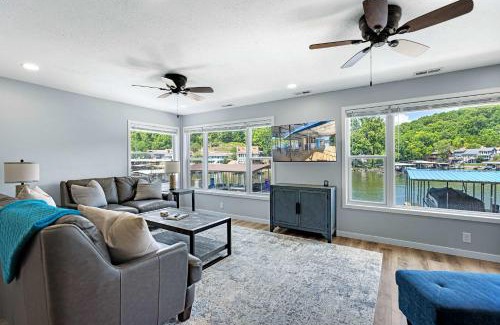 Camdenton Casa | The Lake Shack - Waterfront Life