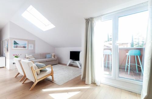 Fiumelatte Apartamento | The Lake Suite Fiumelatte - Lake front apartment