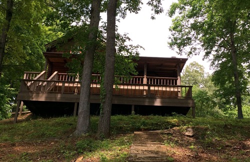 Big Creek Cabina | 'The Lakefront Lodge' - Amplio frente al lago de 3 dormitorios con muelle privado cubierto