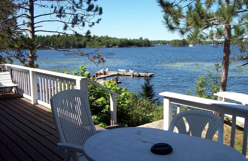 Nipissing Cabaña | The Lakehouse 3 bedroom private cottage with lakeside deck and dock on Nipissing