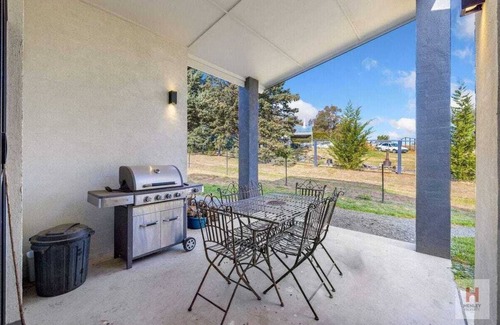 Kalkite Casa | The Lakehouse - On the shores of Lake Jindabyne in the Snowy Mountains