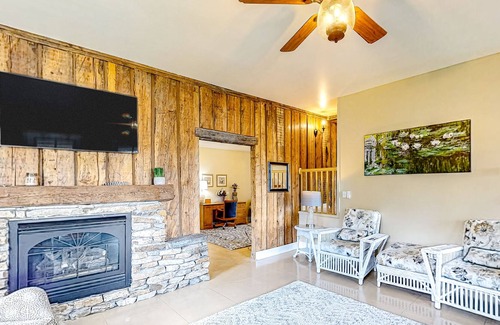Loon Lake Casa | The Lakeside Farmhouse | Historic charmer with private dock & covered patio