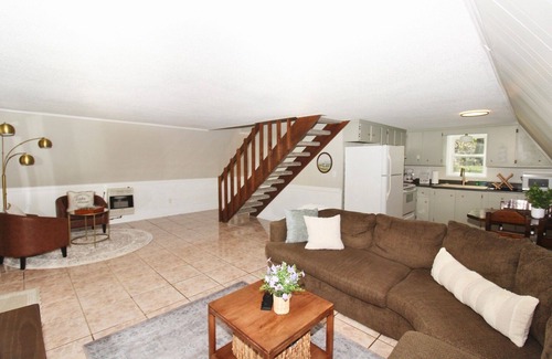 Hardin Casa | The Lakeside Loft- KY Lake Escape - Pirates Cove