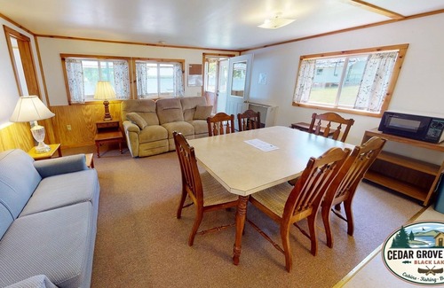 Brier Hill Cabina | The Lakeview at Cedar Grove Camps