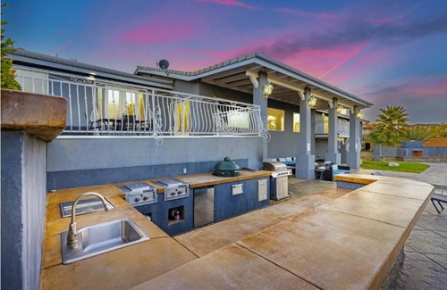 Agua Dulce Casa | The Lakeview House, Pool, Jacuzzi,Game Room,4 bedrooms