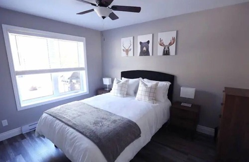Algoma District Cabaña | The Lakeway Cottage