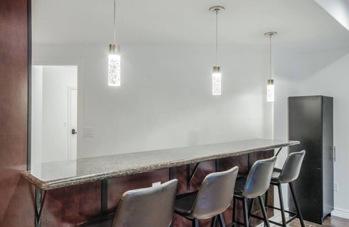 South Jordan Casa | 7-bedroom house, Gaming Center, Hot Tub, 35 min from Ski Resorts