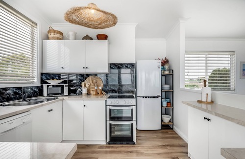 Aldinga Beach Casa | The Landing, Aldinga Beach | Beachfront, Pool Wood fire, Mclaren Vale Wineries
