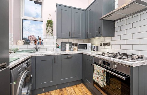 Kirkcaldy Casa | The Lang Toun Bothy - by the Sea & Near Edinburgh